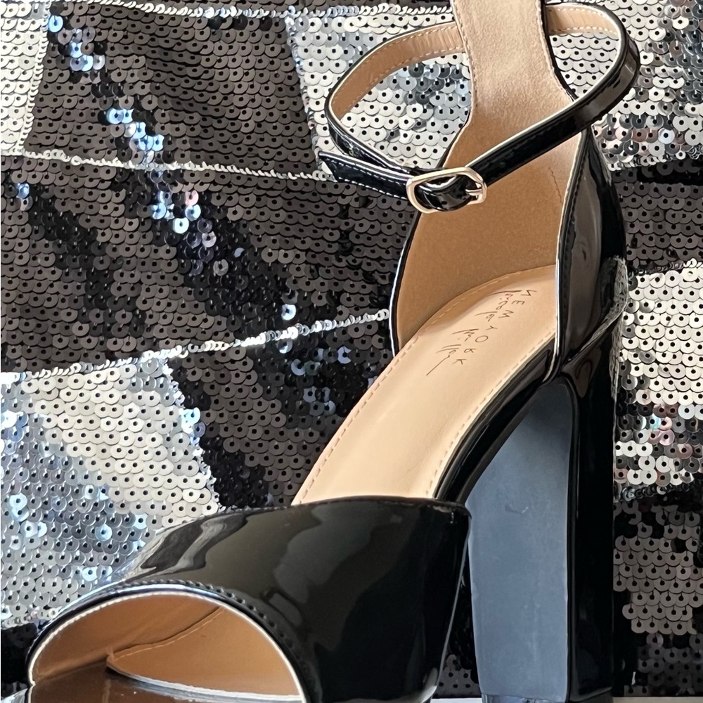 Nicole Miller Black Heels with Ankle Strap and Block Heel NWOT